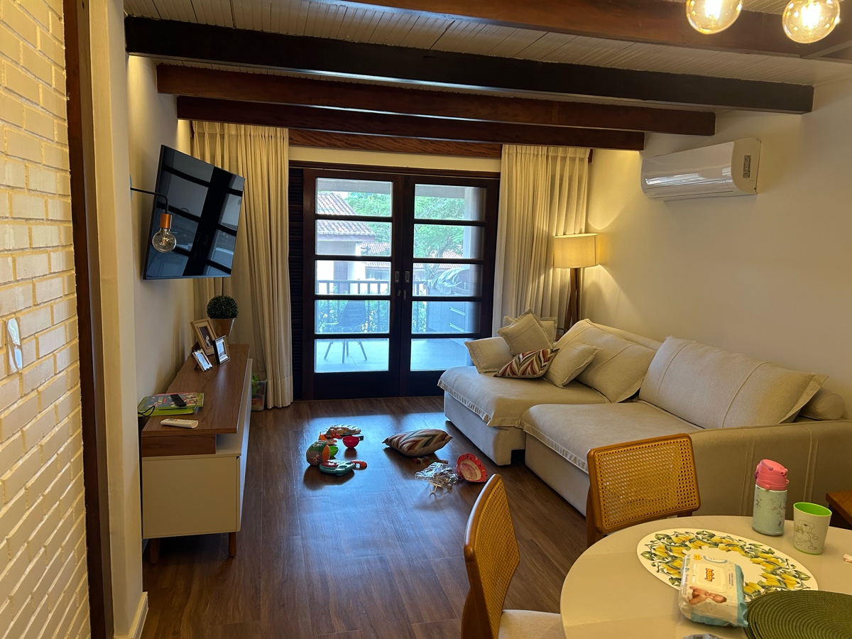 The same living room before redesign