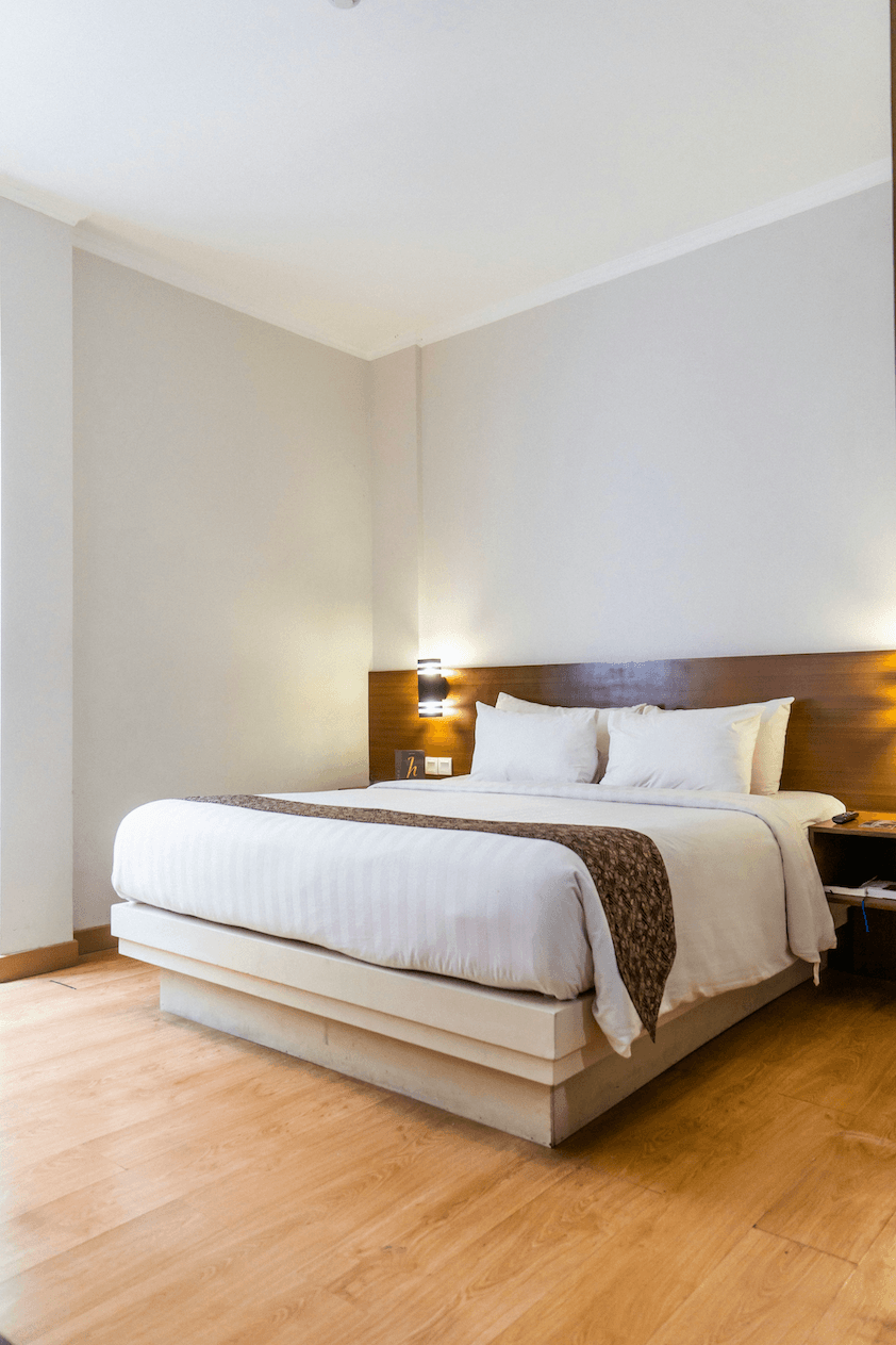 Bedroom before redesign